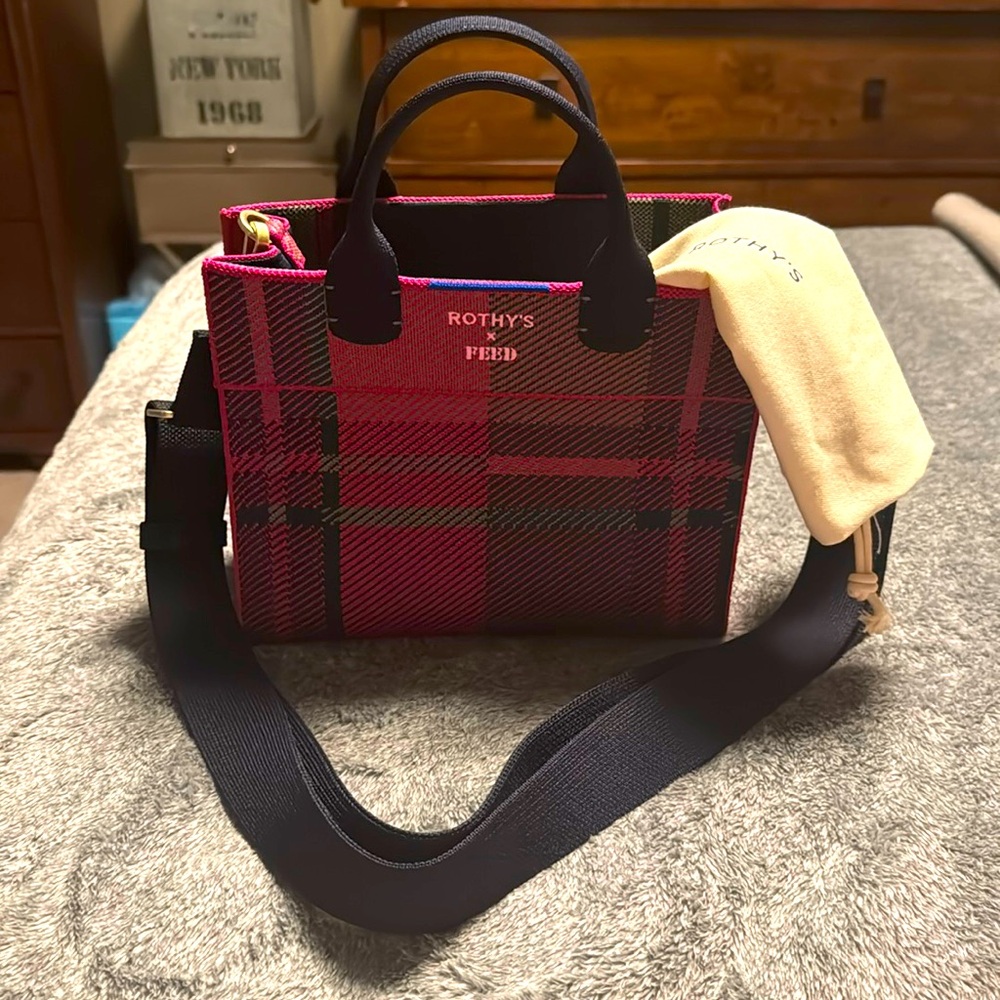 NEW! Rothy's Pink Feed Bag with Strap & dust cover